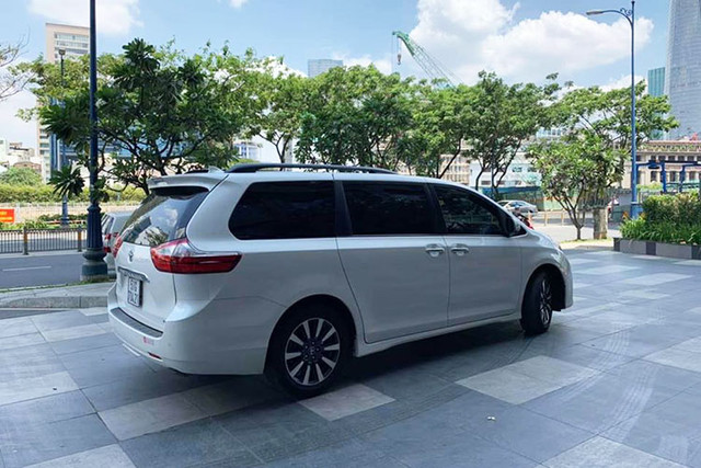 Toyota Sienna đã qua sử dụng giá 4,3 tỷ ở Sài Gòn - Hình 2 Toyota Sienna da qua su dung gia 4,3 ty o Sai Gon-Hinh-2