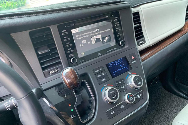 Toyota Sienna đã qua sử dụng giá 4,3 tỷ ở Sài Gòn - Hình 7 Toyota Sienna da qua su dung gia 4,3 ty o Sai Gon-Hinh-7