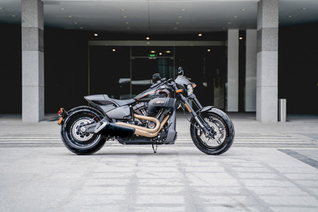 Cận cảnh mẫu mô tô Harley-Davidson mới về Việt Nam với giá gần 1 tỷ Can canh mau mo to Harley-Davidson moi ve Viet Nam voi gia gan 1 ty