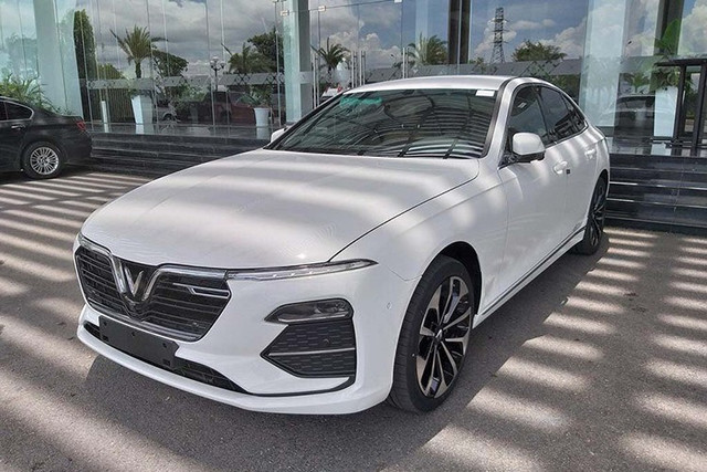 Vinfast Lux A2.0 sedan cu dau tien duoc rao ban hon 1 ty dong-Hinh-10