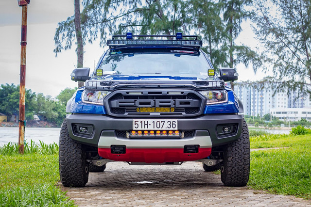 Dân chơi Sài Gòn chi trăm triệu độ "sắc đẹp" Ford Raptor - Hình 10 Dan choi Sai Gon chi tram trieu do