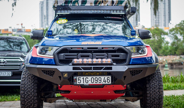 Dân chơi Sài Gòn chi trăm triệu độ "sắc đẹp" Ford Raptor - Hình 4 Dan choi Sai Gon chi tram trieu do