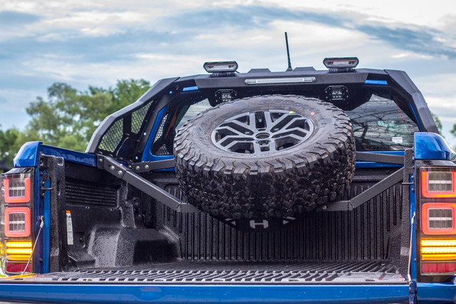 Dân chơi Sài Gòn chi trăm triệu độ "sắc đẹp" Ford Raptor - Hình 3 Dan choi Sai Gon chi tram trieu do