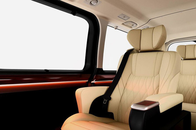 Cận cảnh Toyota Granvia bản siêu sang từ 992 triệu - Hình 6 Can canh Toyota Granvia ban sieu sang tu 992 trieu-Hinh-6