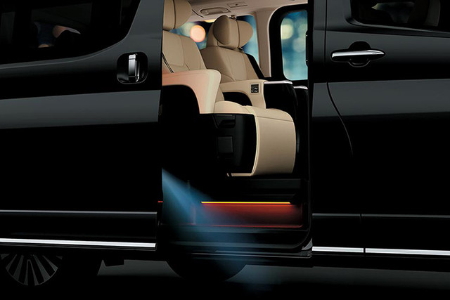 Cận cảnh Toyota Granvia bản siêu sang từ 992 triệu - Hình 4 Can canh Toyota Granvia ban sieu sang tu 992 trieu-Hinh-4