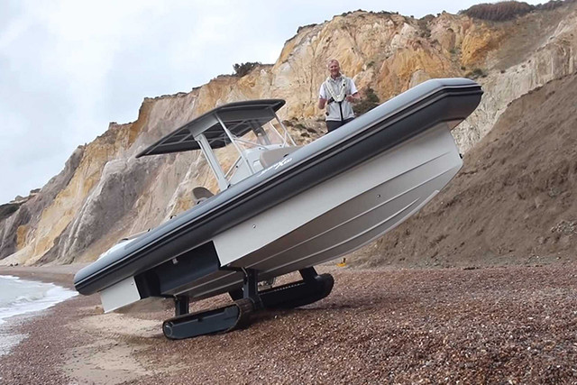 Iguana X100, thuyen lai xe tang chao ban gia 5,59 ty