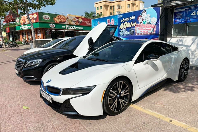 Chiêm ngưỡng BMW i8 biển “tứ quý” giá hơn 4 tỷ ở Hà Nội Chiem nguong BMW i8 bien “tu quy” gia hon 4 ty o Ha Noi