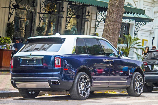 Bộ đôi Rolls-Royce Cullinan gần 100 tỷ ở nhà đại gia Hà thành - Hình 8 Bo doi Rolls-Royce Cullinan gan 100 ty o nha dai gia Ha thanh-Hinh-8