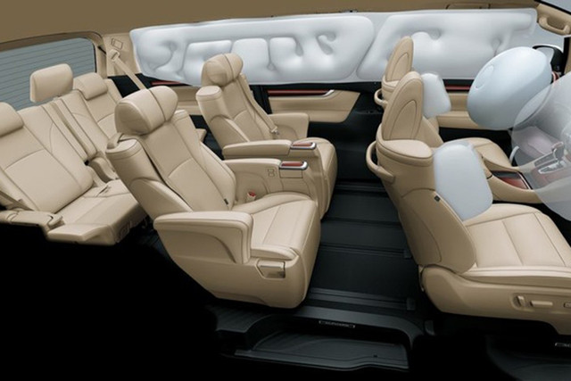 Đàm Vĩnh Hưng tậu xe hạng sang Toyota Alphard bạc tỷ - Hình 5 Dam Vinh Hung tau xe hang sang Toyota Alphard bac ty-Hinh-5