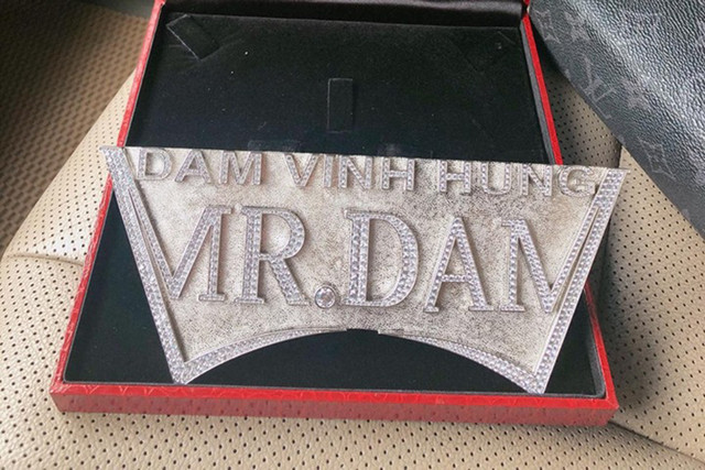 Đàm Vĩnh Hưng tậu xe hạng sang Toyota Alphard bạc tỷ - Hình 6 Dam Vinh Hung tau xe hang sang Toyota Alphard bac ty-Hinh-6