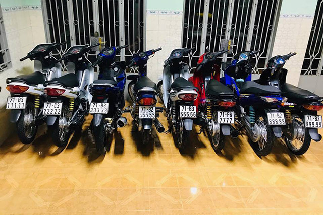 Dàn xe máy "biển khủng" của dân chơi Bến Tre, Đồng Nai Dan xe may