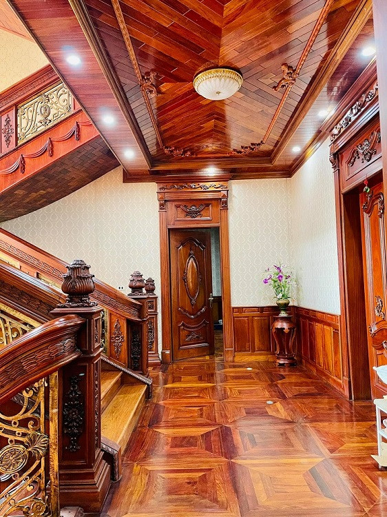Ấn tượng biệt thự dát toàn gỗ quý của đại gia Kinh Bắc - Hình 3 An tuong biet thu dat toan go quy cua dai gia Kinh Bac-Hinh-3