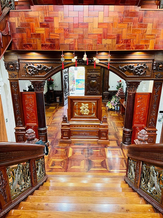Ấn tượng biệt thự dát toàn gỗ quý của đại gia Kinh Bắc - Hình 5 An tuong biet thu dat toan go quy cua dai gia Kinh Bac-Hinh-5