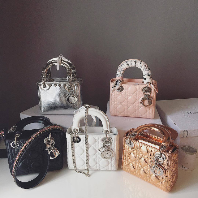 Vào xem tủ đồ hiệu của hotgirl đời đầu Midu - Hình 11 Vao xem tu do hieu cua hotgirl doi dau Midu-Hinh-11