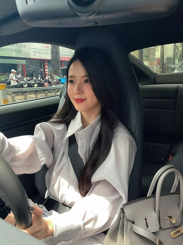 Vào xem tủ đồ hiệu của hotgirl đời đầu Midu - Hình 4 Vao xem tu do hieu cua hotgirl doi dau Midu-Hinh-4