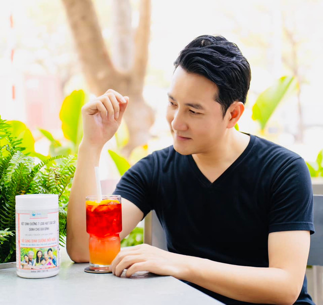 Ai là đại gia ngâm trong showbiz Việt? Ai la dai gia ngam trong showbiz Viet?