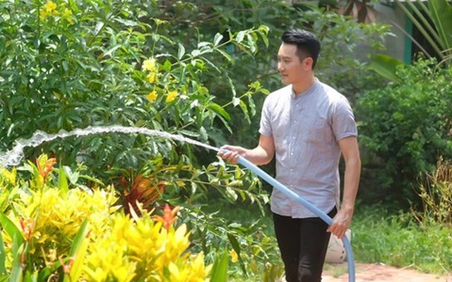 Ai là đại gia ngâm trong showbiz Việt? - Hình 7 Ai la dai gia ngam trong showbiz Viet?-Hinh-7