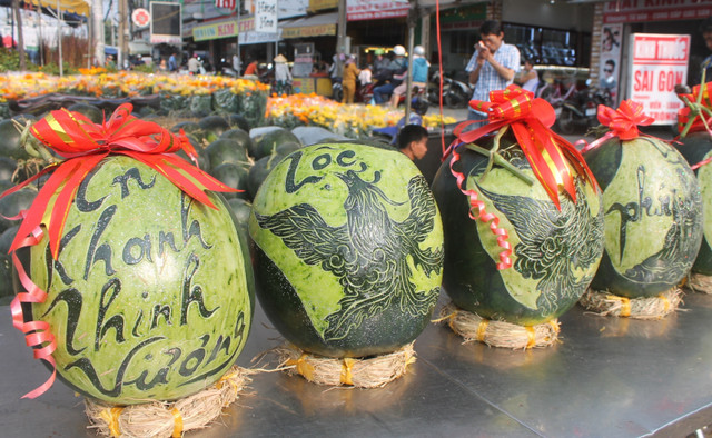 Những loại trái cây được tạo hình độc đáo đắt hàng dịp Tết - Hình 5 Nhung loai trai cay duoc tao hinh doc dao dat hang dip Tet-Hinh-5