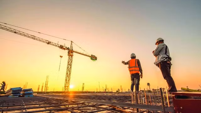 Co phieu bat dong san, xay dung tao diem nhan cho phien 16/8