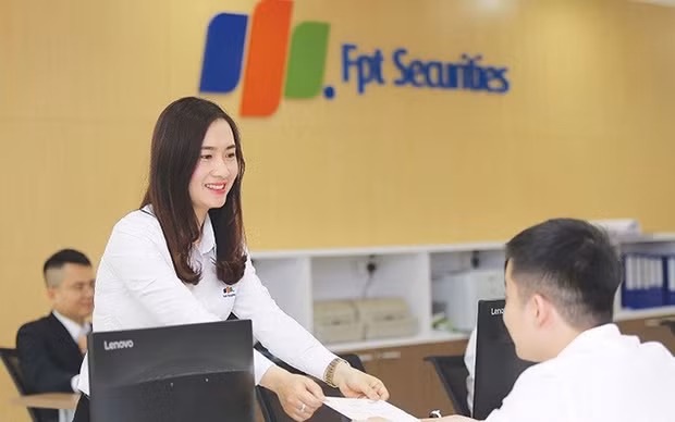 Chung khoan FPT gay bat ngo khi de ra muc tieu di lui trong nam 2022
