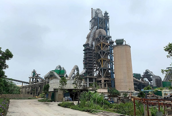 Chủ tịch Xi măng Sài Sơn mua 20 triệu cổ phiếu với giá đắt hơn 3 lần thị trường để giúp công ty trả nợ Chu tich Xi mang Sai Son mua 20 trieu co phieu voi gia dat hon 3 lan thi truong de giup cong ty tra no