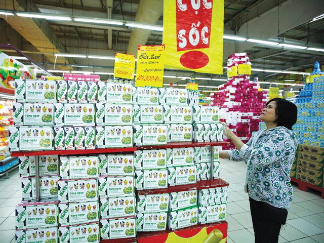 Sữa Quốc tế đặt mục tiêu lãi đi lùi 45% trong năm 2022 Sua Quoc te dat muc tieu lai di lui 45% trong nam 2022