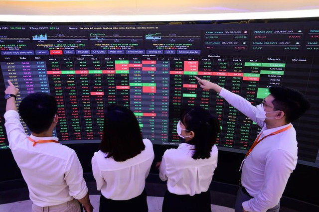 Chứng khoán ngày 26/10: Cổ phiếu nào được khuyến nghị? Chung khoan ngay 26/10: Co phieu nao duoc khuyen nghi?