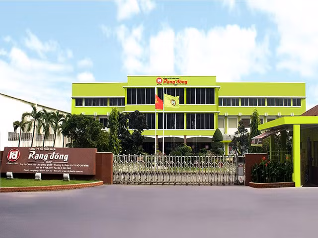 Rang Dong Holding bi phat 170 trieu dong, buoc bao cao lai thong tin