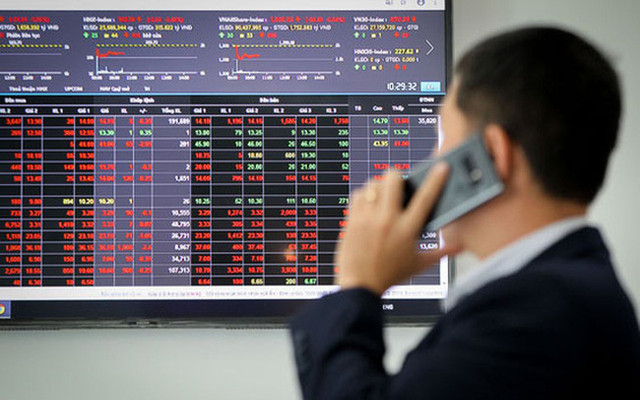 VN-Index giảm tiếp 9 điểm do áp lực từ nhóm bluechips VN-Index giam tiep 9 diem do ap luc tu nhom bluechips