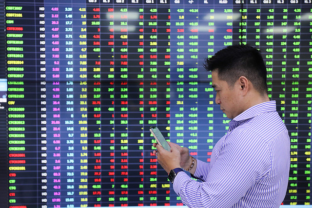 Chứng khoán ngày 5/10: Cổ phiếu nào được khuyến nghị? Chung khoan ngay 5/10: Co phieu nao duoc khuyen nghi?