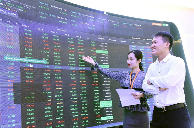 Chứng khoán ngày 26/12: Cổ phiếu nào được khuyến nghị? Chung khoan ngay 26/12: Co phieu nao duoc khuyen nghi?