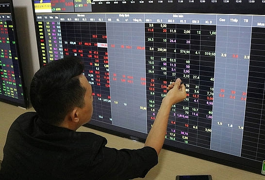 Khối ngoại có động thái bán ròng 2.500 tỷ đồng phiên 22/12 Khoi ngoai co dong thai ban rong 2.500 ty dong phien 22/12
