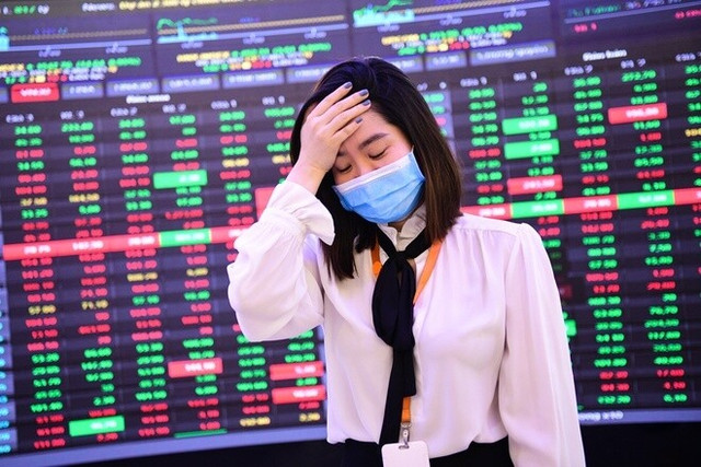 Thêm một phiên đỏ lửa khiến VN-Index giảm 8 điểm Them mot phien do lua khien VN-Index giam 8 diem