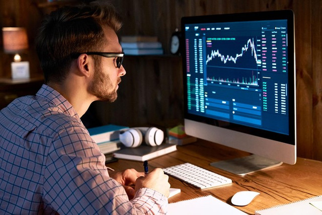Khối ngoại 'chốt lời' dần cổ phiếu sau 9 phiên gom hàng giá rẻ Khoi ngoai 'chot loi' dan co phieu sau 9 phien gom hang gia re