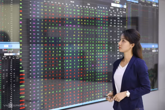 Chung khoan ngay 2/3: Co phieu nao nen chu y?