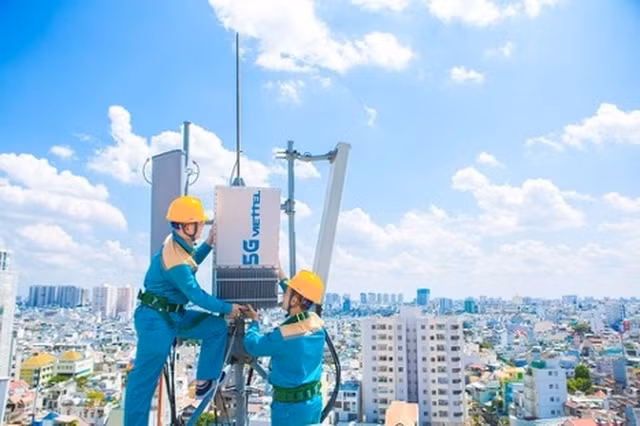 Viettel Construction chao san HoSE voi gia 85.400 dong/cp