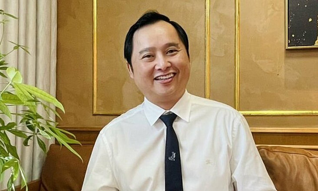 Vì sao tập đoàn của ông Đỗ Thành Nhân muốn đưa người vào điều hành HQC? Vi sao tap doan cua ong Do Thanh Nhan muon dua nguoi vao dieu hanh HQC?