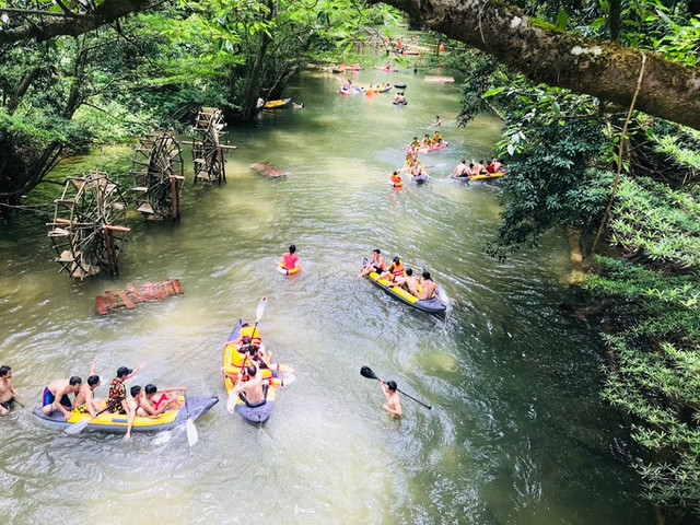 Chiếm đất, xây khu du lịch 'lậu' giữa lòng di sản Phong Nha - Kẻ Bàng Chiem dat, xay khu du lich 'lau' giua long di san Phong Nha - Ke Bang