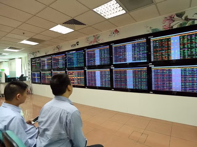 Chung khoan ngay 6/2: Co phieu nao duoc khuyen nghi?