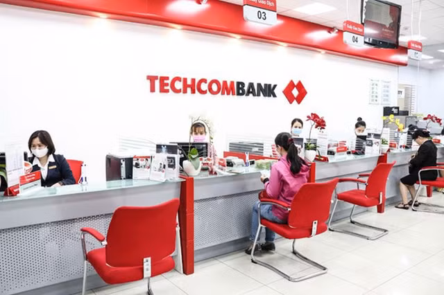 Co phieu TCB giam lien tuc nhung nguoi nha lanh dao Techcombank van thoai bot von