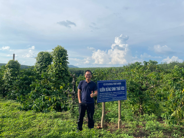 CEO Nguyen Tien Dinh: Bo cong ty nuoc ngoai ve que Gia Lai startup, uoc mo xuat khau ca phe que nha