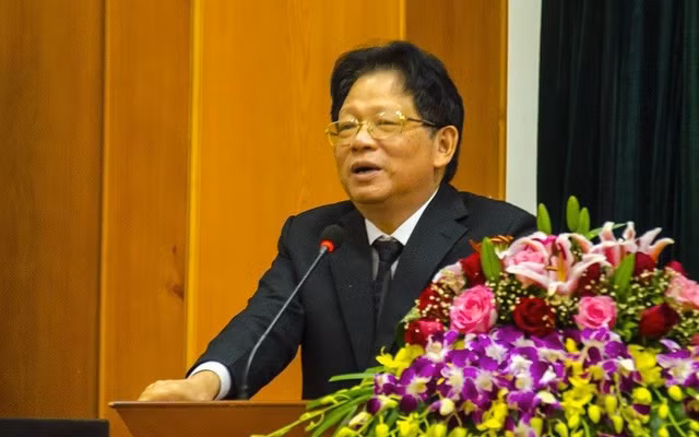 DGC nam san 3 phien, 'ong trum hoa chat' Dao Huu Huyen ra tay do gia