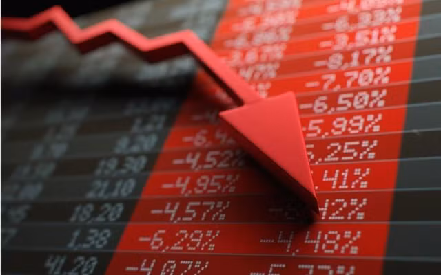 Nhom ngan hang bi ban manh keo VN-Index roi ve moc 1.035 diem