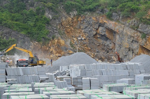 UBND tỉnh Thanh Hóa xử phạt AMD do khai thác khoáng sản vượt mốc giới UBND tinh Thanh Hoa xu phat AMD do khai thac khoang san vuot moc gioi