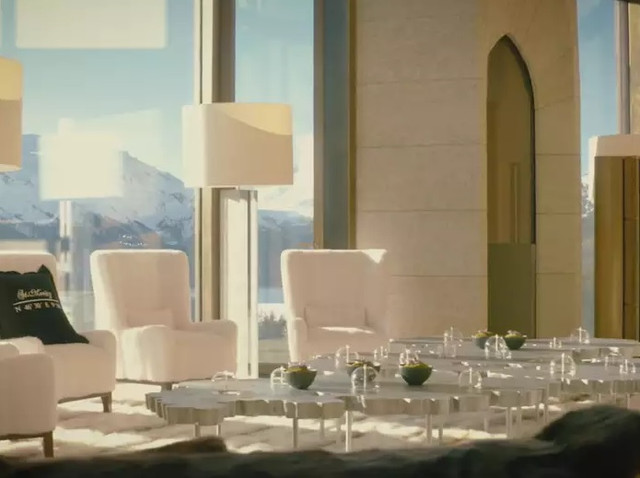 Tận mục biệt thự 7 tầng dát vàng xa hoa dưới lòng đất - Hình 5 Tan muc biet thu 7 tang dat vang xa hoa duoi long dat-Hinh-5