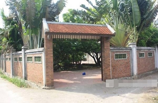 Đại gia làng hài Xuân Hinh sở hữu nhà gỗ bạc tỷ - Hình 3 Dai gia lang hai Xuan Hinh so huu nha go bac ty-Hinh-3