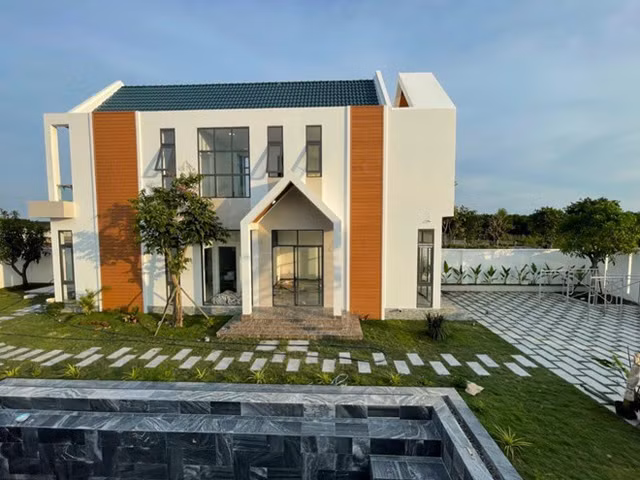 Ngam biet thu 10 ty dong rong hon 500m2 cua nghe si Le Giang