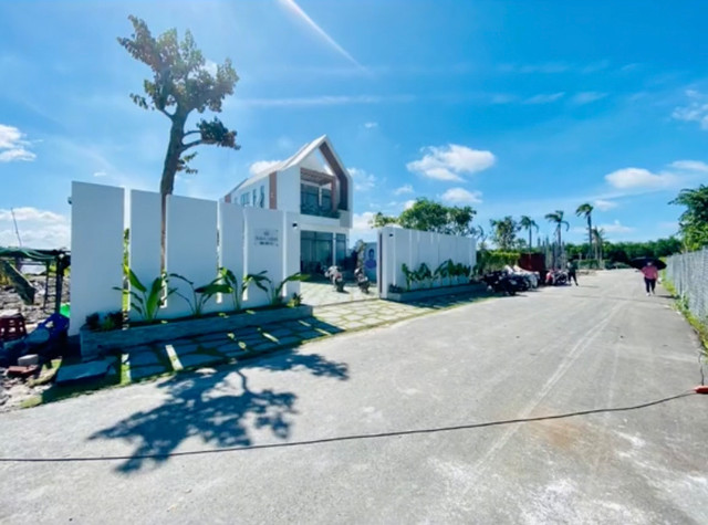 Ngắm biệt thự 10 tỷ đồng rộng hơn 500m2 của nghệ sĩ Lê Giang - Hình 3 Ngam biet thu 10 ty dong rong hon 500m2 cua nghe si Le Giang-Hinh-3