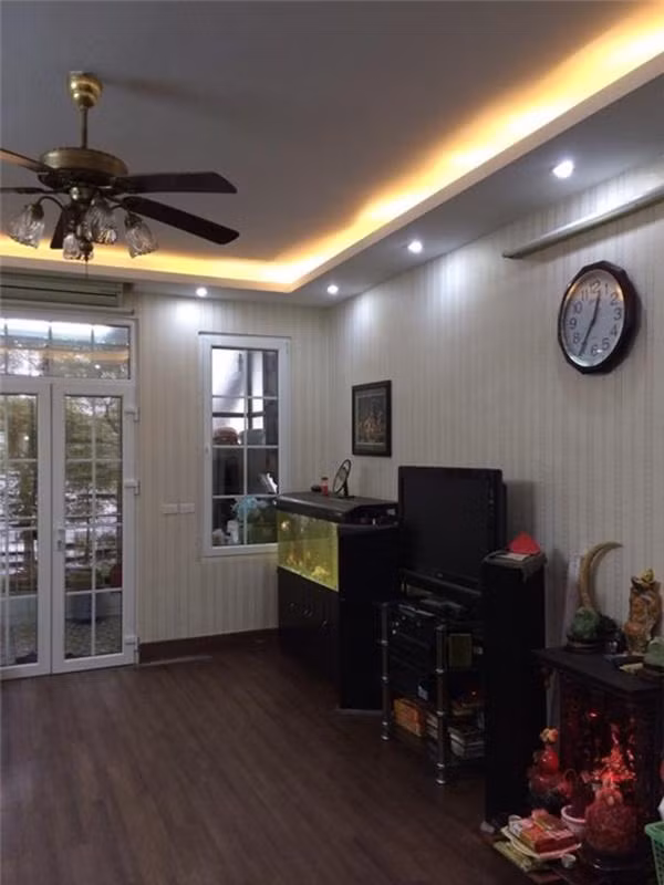 Xem can nha bac ty nam giua pho Hang Khay cua ca si Tuan Hung-Hinh-8