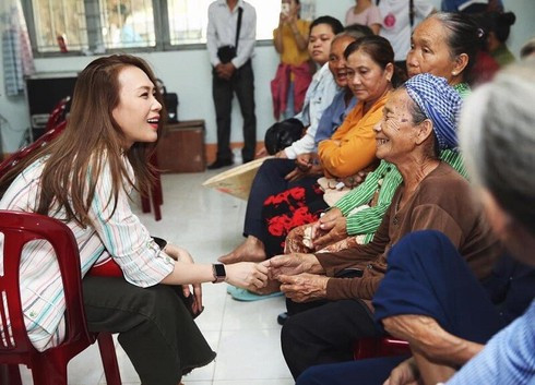 Ca sỹ Mỹ Tâm vướng tin đồn mang bầu giàu cỡ nào? - Hình 13 Ca sy My Tam vuong tin don mang bau giau co nao?-Hinh-13
